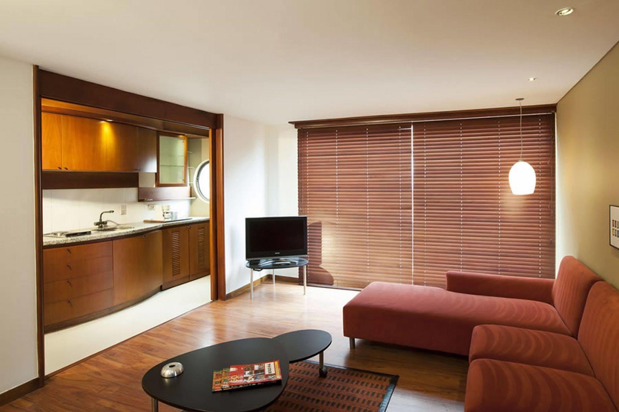 Hotel Lugano Suites ボゴタ エクステリア 写真