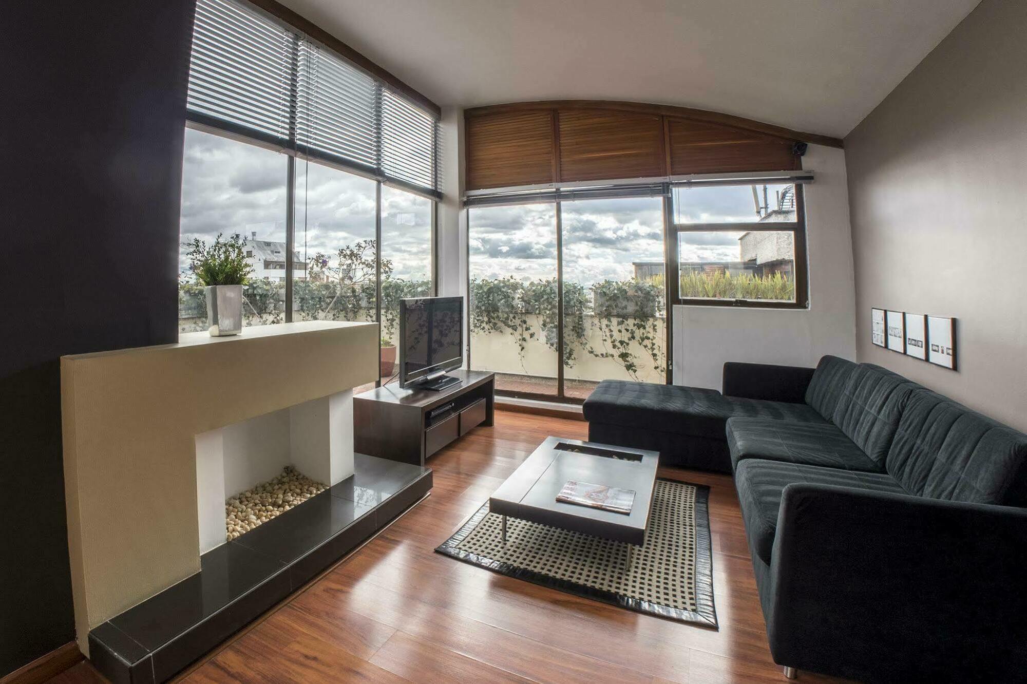 Hotel Lugano Suites ボゴタ エクステリア 写真