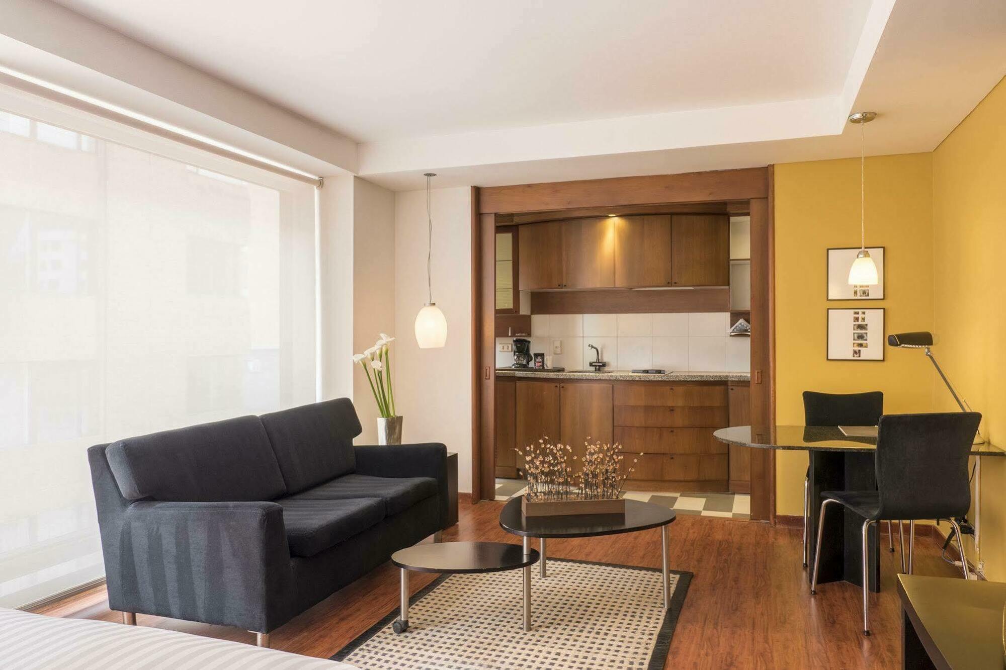 Hotel Lugano Suites ボゴタ エクステリア 写真