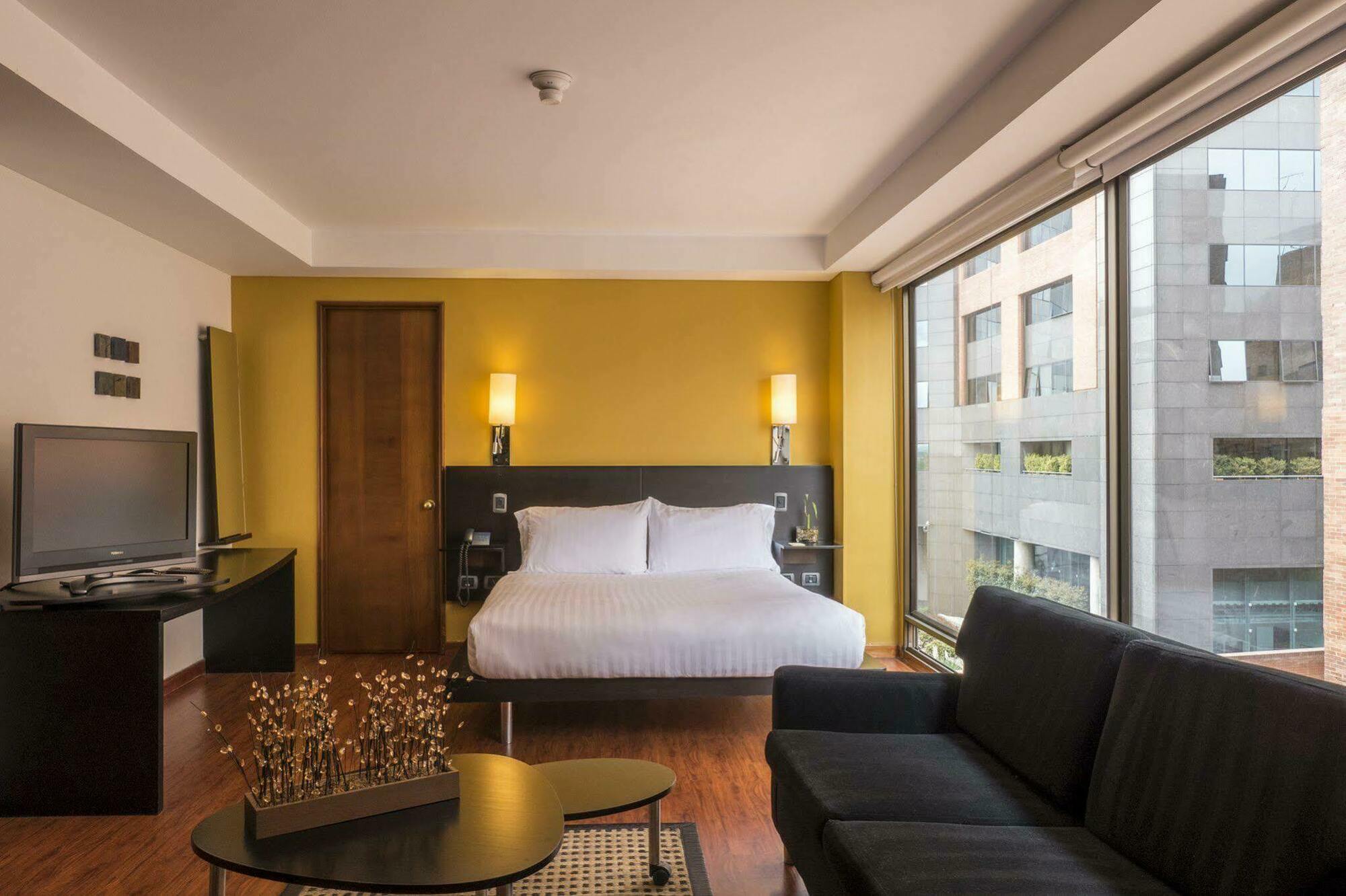 Hotel Lugano Suites ボゴタ エクステリア 写真